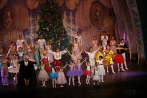 dsc01620-DAS-RUSSISCHE-NATIONALBALLETT-THE-CROWN-OF-RUSSIAN-Ballett-Nussknacker