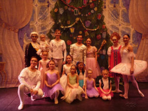 p1020826-DAS-RUSSISCHE-NATIONALBALLETT-THE-CROWN-OF-RUSSIAN-Ballett-Nussknacker