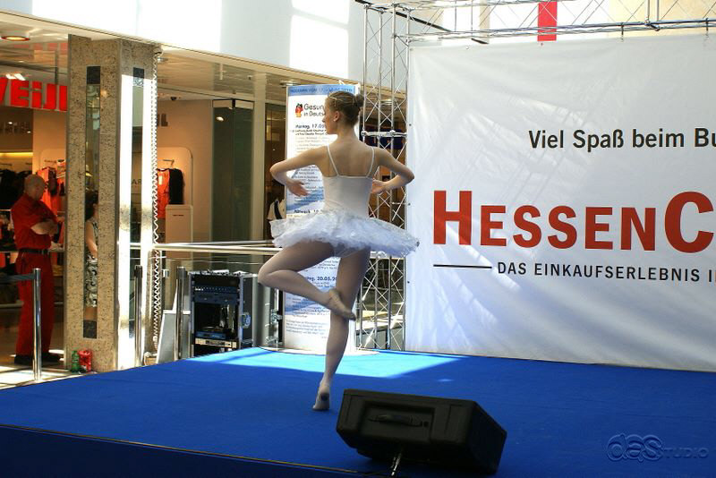(c) DAS Studio Frankfurt  Hessen-Center,  Frankfurt findet vom 17. bis 22. Mai 2010 eine Aktionswoche «Gesundheit in Deutschland»  Ballett und Gymnastik Konzert Aufführung